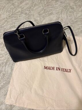 Classic Navy Parri’s Crossbody Bag - Made in Italy. With dust bag.